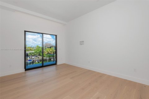 House in North Miami, Florida 6 bedrooms № 1730511 - photo 12