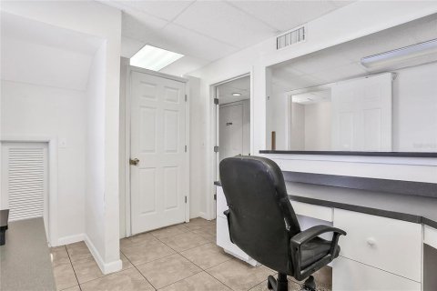 Propiedad comercial en venta en Daytona Beach, Florida, 10 dormitorios, 303.23 m2 № 2166285 - foto 28