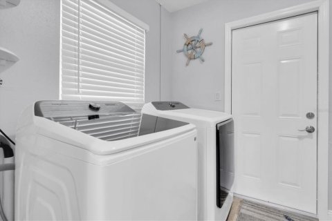 Casa en venta en New Port Richey, Florida, 3 dormitorios, 178.93 m2 № 1797271 - foto 27