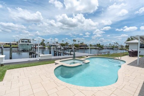 Casa en venta en New Port Richey, Florida, 3 dormitorios, 178.93 m2 № 1797271 - foto 3