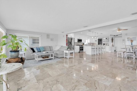 Casa en venta en New Port Richey, Florida, 3 dormitorios, 178.93 m2 № 1797271 - foto 8
