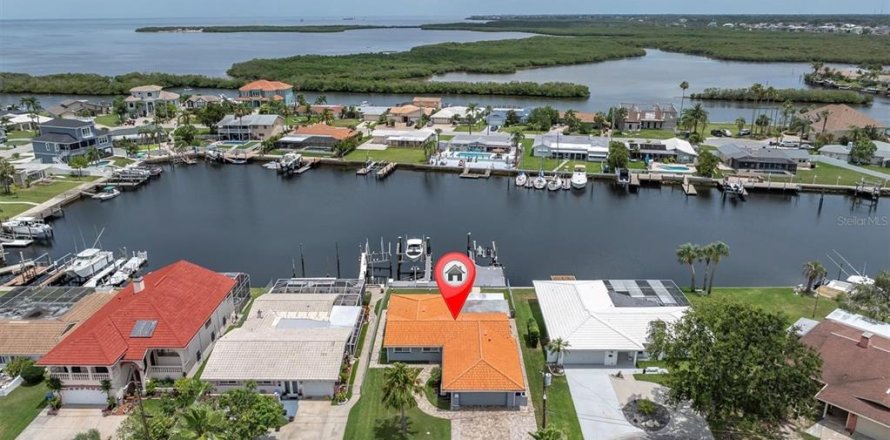 Casa en New Port Richey, Florida 3 dormitorios, 178.93 m2 № 1797271