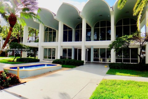 Copropriété à louer à Miami, Floride: 1 chambre, 78.22 m2 № 1703824 - photo 16