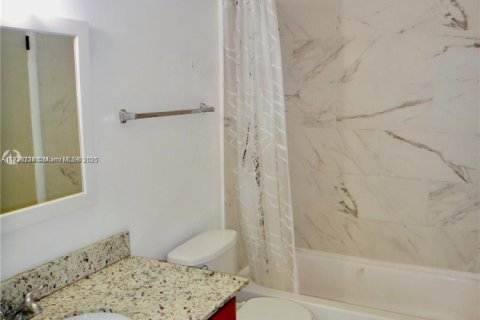 Copropriété à louer à Miami, Floride: 1 chambre, 78.22 m2 № 1703824 - photo 13