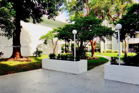 Copropriété à louer à Miami, Floride: 1 chambre, 78.22 m2 № 1703824 - photo 15