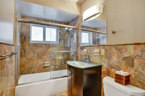 Casa en venta en Palmetto Bay, Florida, 4 dormitorios, 196.58 m2 № 2036616 - foto 18
