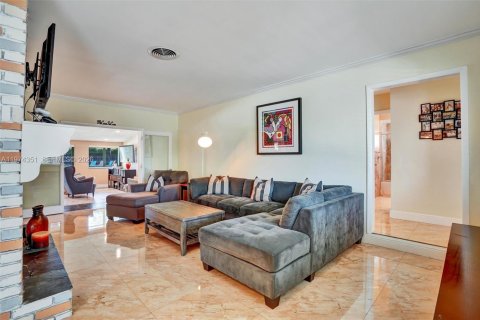 Casa en venta en Palmetto Bay, Florida, 4 dormitorios, 196.58 m2 № 2036616 - foto 5