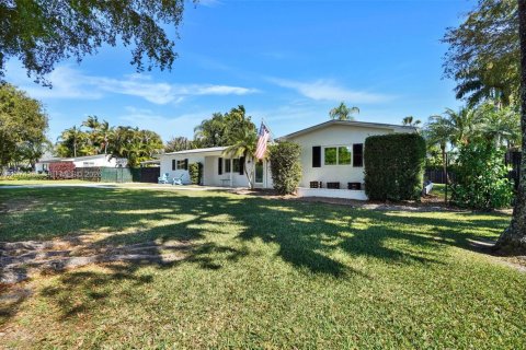 Casa en venta en Palmetto Bay, Florida, 4 dormitorios, 196.58 m2 № 2036616 - foto 2