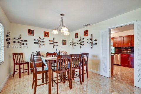 Casa en venta en Palmetto Bay, Florida, 4 dormitorios, 196.58 m2 № 2036616 - foto 10
