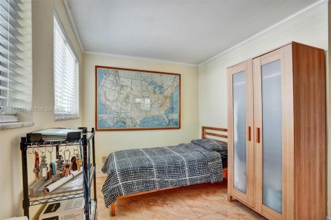 Casa en venta en Palmetto Bay, Florida, 4 dormitorios, 196.58 m2 № 2036616 - foto 26