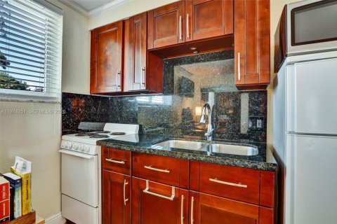 Casa en venta en Palmetto Bay, Florida, 4 dormitorios, 196.58 m2 № 2036616 - foto 30