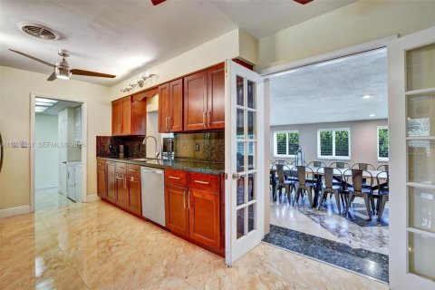 Casa en venta en Palmetto Bay, Florida, 4 dormitorios, 196.58 m2 № 2036616 - foto 12