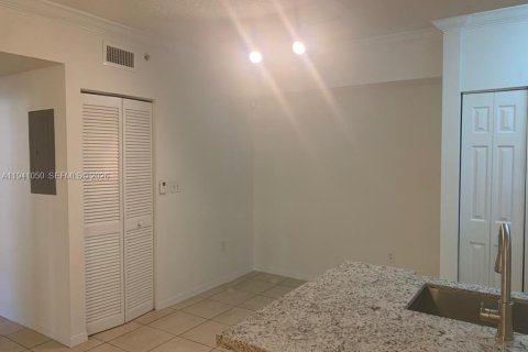 Снять в аренду кондоминиум в Пемброк-Пайнс, Флорида 1 спальня, 64.1м2, № 1998100 - фото 10