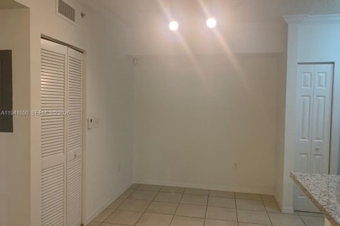 Снять в аренду кондоминиум в Пемброк-Пайнс, Флорида 1 спальня, 64.1м2, № 1998100 - фото 12