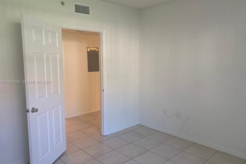 Снять в аренду кондоминиум в Пемброк-Пайнс, Флорида 1 спальня, 64.1м2, № 1998100 - фото 8