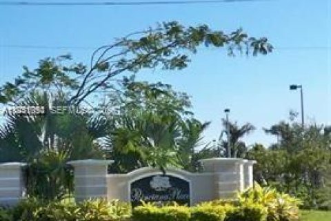 Кондоминиум с 1 спальней в Пемброк-Пайнс, Флорида № 1998100