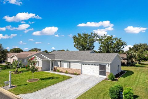 House in Summerfield, Florida 2 bedrooms, 129.13 sq.m. № 2390780 - photo 2