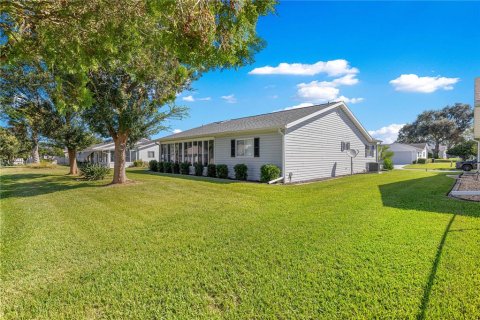 House in Summerfield, Florida 2 bedrooms, 129.13 sq.m. № 2390780 - photo 7