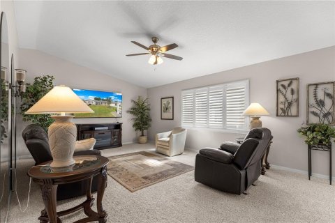 House in Summerfield, Florida 2 bedrooms, 129.13 sq.m. № 2390780 - photo 15