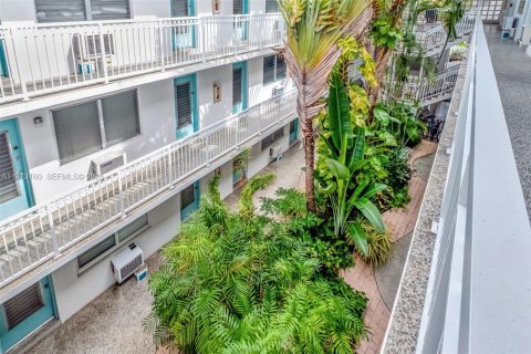 Condominio en venta en Miami Beach, Florida, 1 dormitorio, 65.03 m2 № 2033237 - foto 19