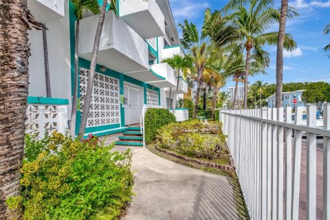 Condominio en Miami Beach, Florida, 1 dormitorio № 2033237