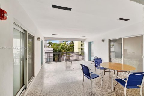 Condominio en venta en Miami Beach, Florida, 1 dormitorio, 65.03 m2 № 2033237 - foto 5