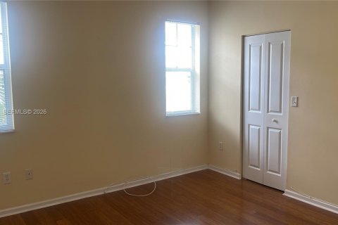 Снять в аренду кондоминиум в Корал-Спрингс, Флорида 2 спальни, 99.96м2, № 2034135 - фото 4