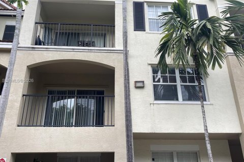 Снять в аренду кондоминиум в Корал-Спрингс, Флорида 2 спальни, 99.96м2, № 2034135 - фото 3