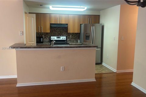 Снять в аренду кондоминиум в Корал-Спрингс, Флорида 2 спальни, 99.96м2, № 2034135 - фото 9