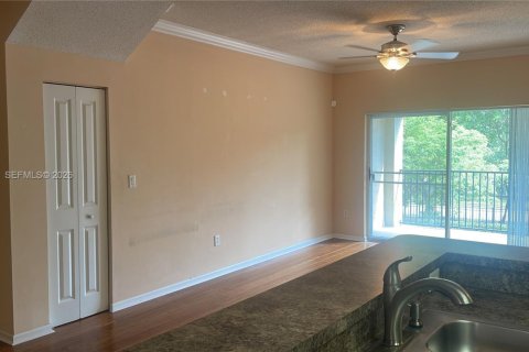 Снять в аренду кондоминиум в Корал-Спрингс, Флорида 2 спальни, 99.96м2, № 2034135 - фото 6