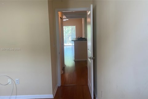 Снять в аренду кондоминиум в Корал-Спрингс, Флорида 2 спальни, 99.96м2, № 2034135 - фото 5