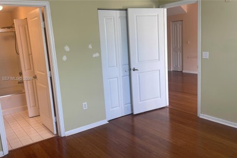 Снять в аренду кондоминиум в Корал-Спрингс, Флорида 2 спальни, 99.96м2, № 2034135 - фото 11