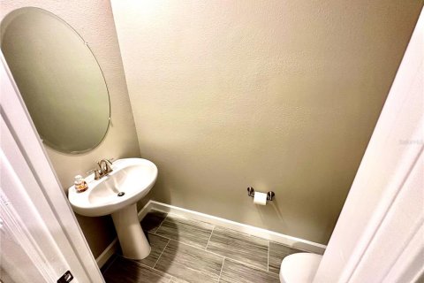 Снять в аренду таунхаус в Лутц, Флорида 3 комнаты, 215.44м2, № 2092968 - фото 14