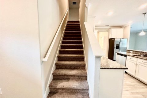 Снять в аренду таунхаус в Лутц, Флорида 3 комнаты, 215.44м2, № 2092968 - фото 13