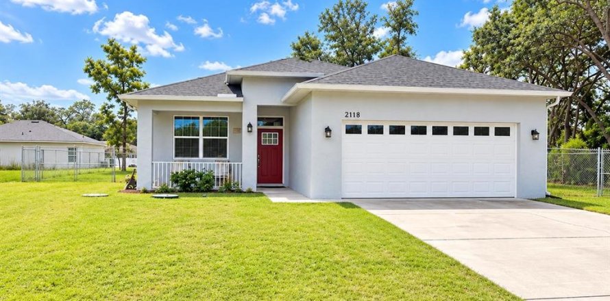 House in Citrus Springs, Florida 3 bedrooms, 164.25 sq.m. № 2391573