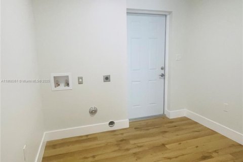 Купить виллу или дом в Майами, Флорида 4 спальни, 157.66м2, № 1896580 - фото 17