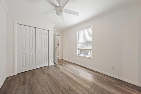 House in Tequesta, Florida 4 bedrooms, 161.93 sq.m. № 2181361 - photo 20