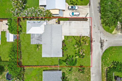 House in Tequesta, Florida 4 bedrooms, 161.93 sq.m. № 2181361 - photo 3