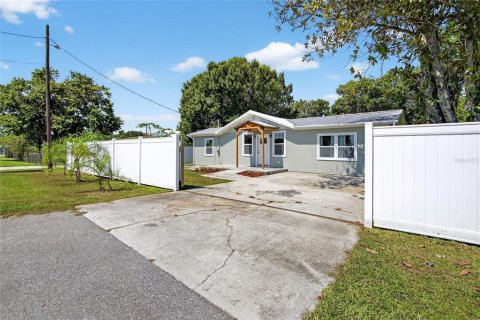 House in Lakeland, Florida 3 bedrooms, 141.58 sq.m. № 1854525 - photo 3
