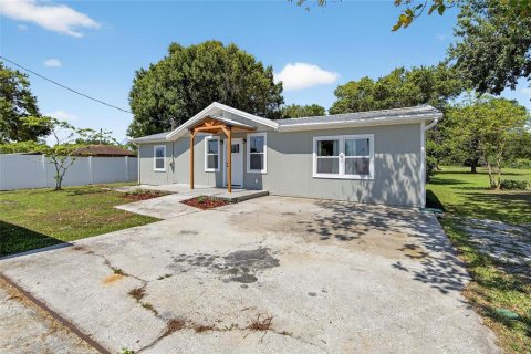 House in Lakeland, Florida 3 bedrooms, 141.58 sq.m. № 1854525 - photo 2