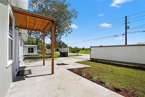 House in Lakeland, Florida 3 bedrooms, 141.58 sq.m. № 1854525 - photo 8