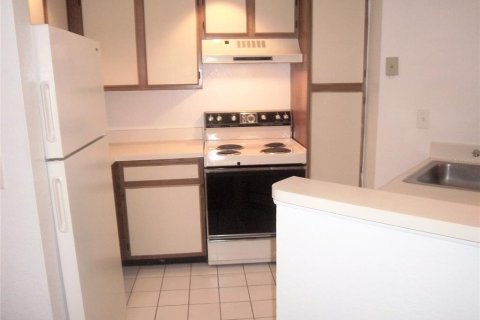 Condominio en alquiler en Orlando, Florida, 1 dormitorio, 68.28 m2 № 1912983 - foto 2