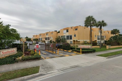 Copropriété à vendre à Miami, Floride: 2 chambres, 88.07 m2 № 2388035 - photo 2