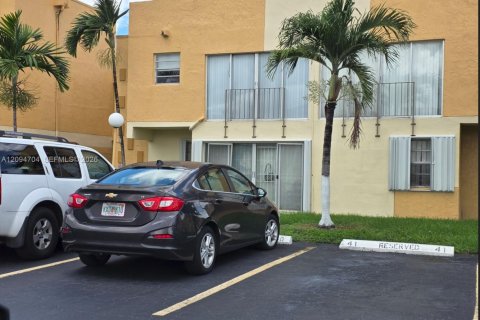 Copropriété à vendre à Miami, Floride: 2 chambres, 88.07 m2 № 2388035 - photo 6