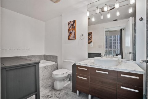 Купить кондоминиум в Майами, Флорида 1 спальня, 74.88м2, № 2036511 - фото 10