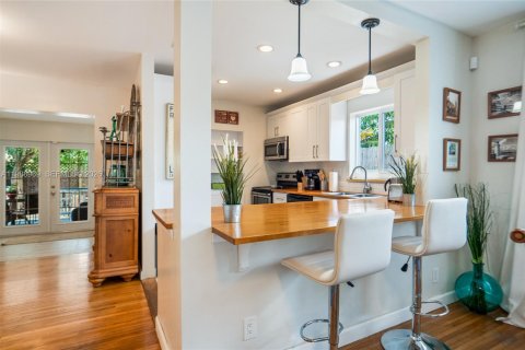 Casa en alquiler en Hallandale Beach, Florida, 4 dormitorios, 173.36 m2 № 2057559 - foto 12