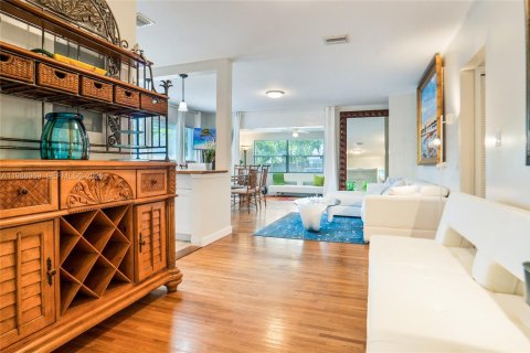 Casa en alquiler en Hallandale Beach, Florida, 4 dormitorios, 173.36 m2 № 2057559 - foto 8