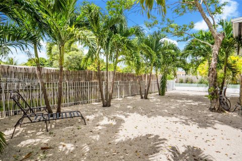 Casa en alquiler en Hallandale Beach, Florida, 4 dormitorios, 173.36 m2 № 2057559 - foto 24