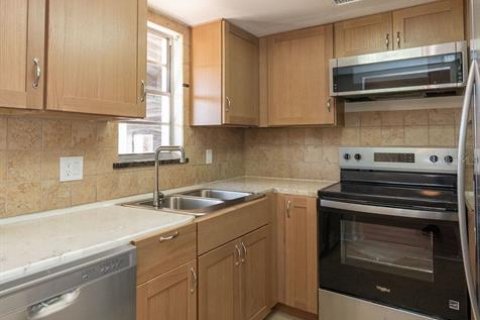 Купить кондоминиум в Нью-Порт-Ричи, Флорида 8 комнат, 75.81м2, № 2226575 - фото 3
