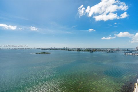 Copropriété à vendre à Miami, Floride: 4 chambres, 249.54 m2 № 1961141 - photo 15